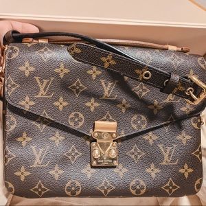 LOUIS VUITTON POCHETTE MÉTIS
